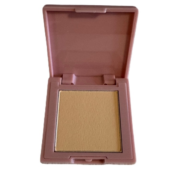 Luna Magic Soft Perfection Foundation Powder & IPSY Garden Cosmetic Bag - Picture 2 of 5